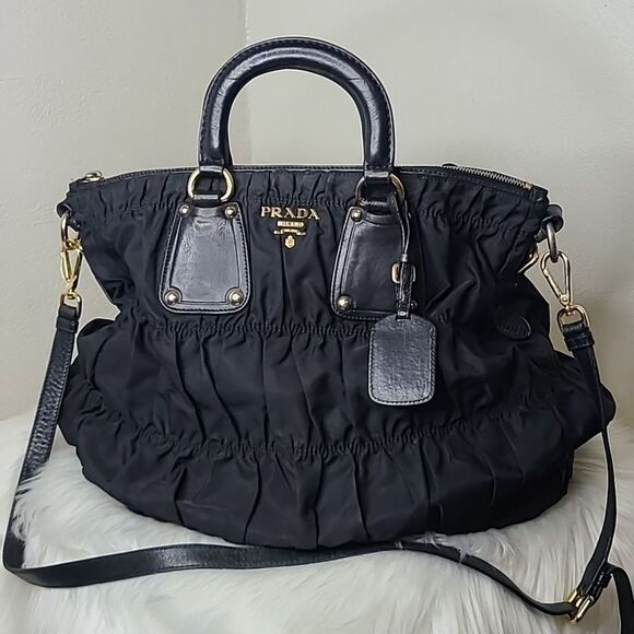 💯 Authentic Two-way Prada  Handbag 🍀 - Picture 5 of 17